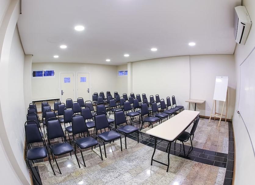 Ruang konferensi Foto