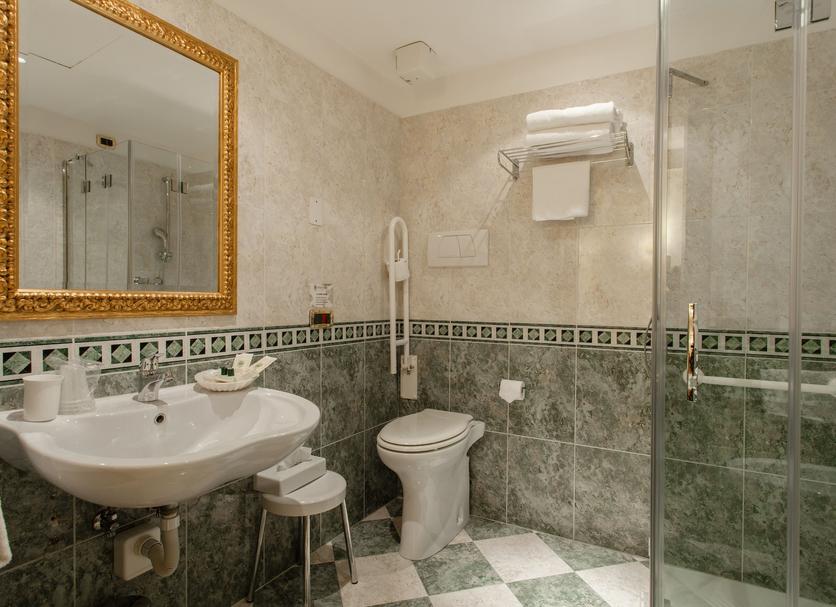 Kamar Mandi Foto