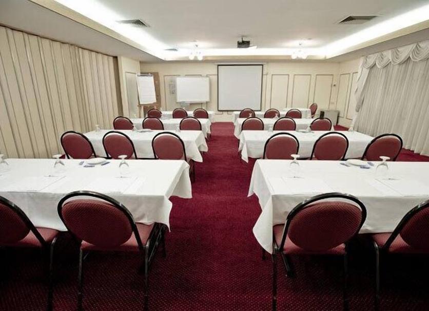 Ruang konferensi Foto