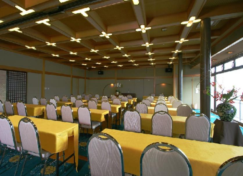 Ruang konferensi Foto