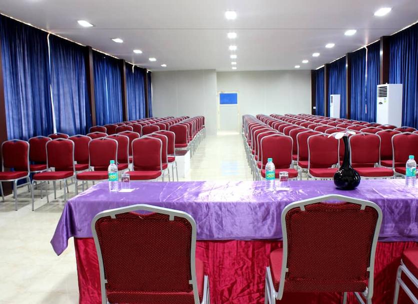 Ruang konferensi Foto