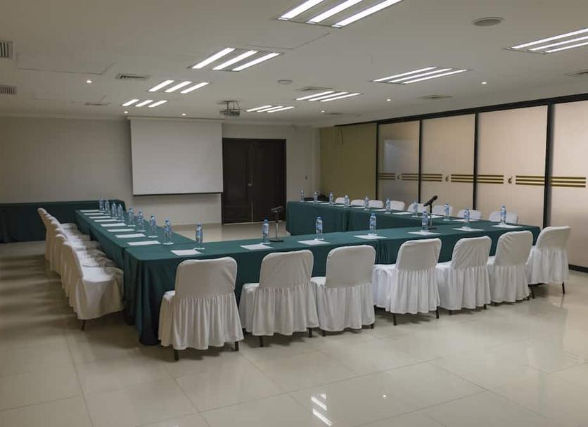Ruang konferensi Foto