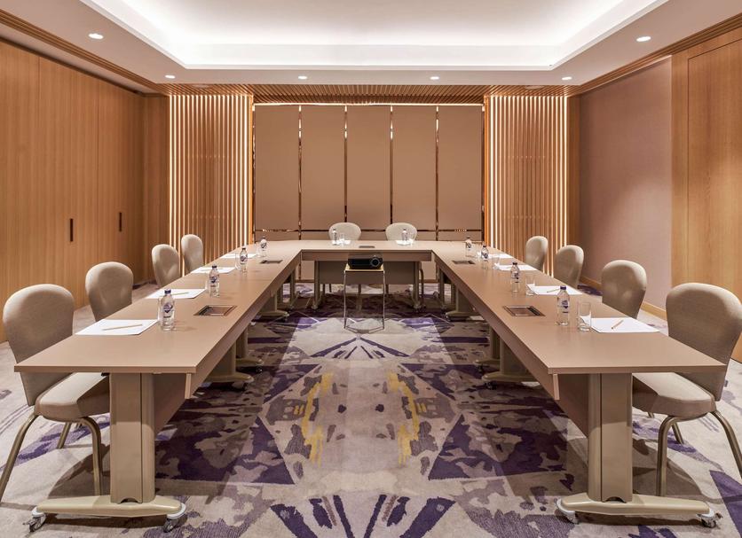 Ruang konferensi Foto
