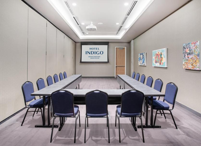 Ruang konferensi Foto