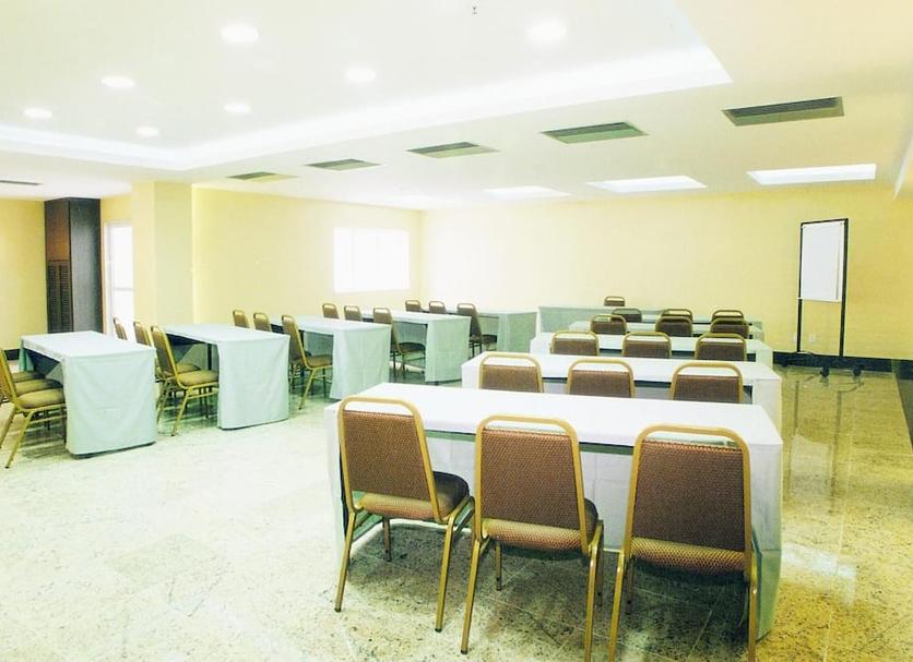 Ruang konferensi Foto