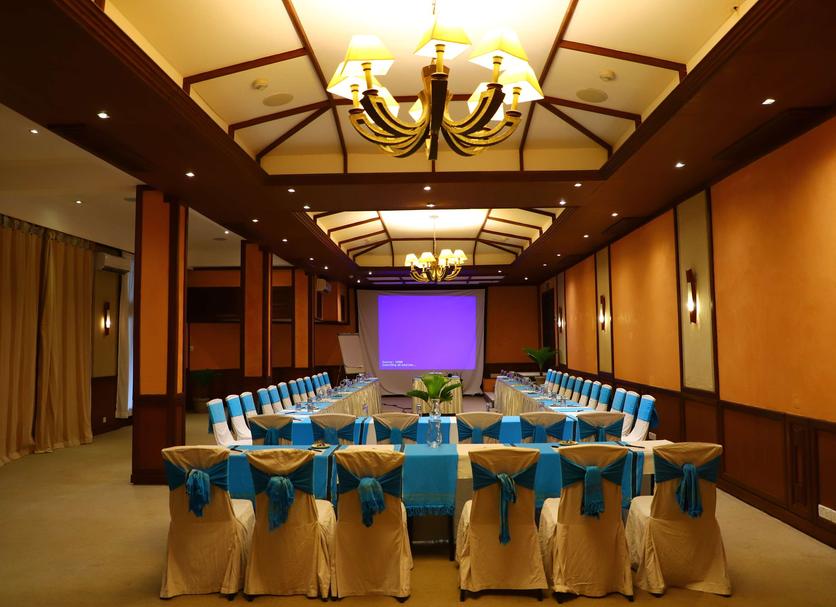 Ruang konferensi Foto