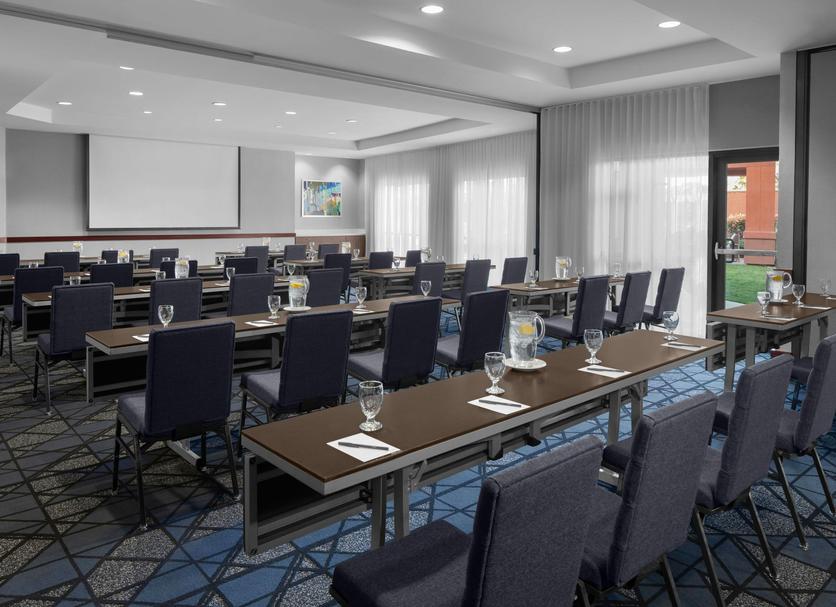 Ruang konferensi Foto