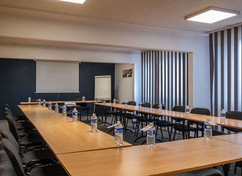 Ruang konferensi Foto