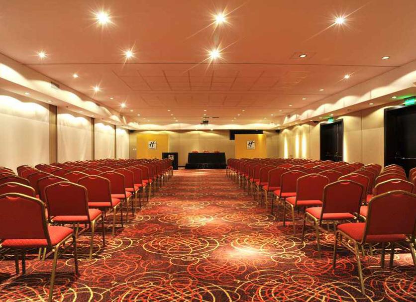 Ruang konferensi Foto