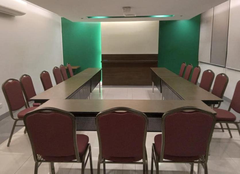 Ruang konferensi Foto