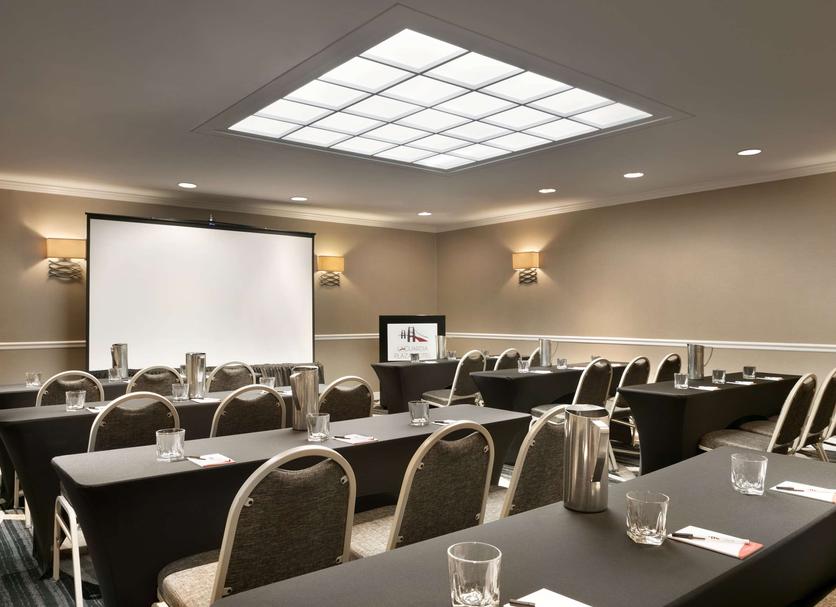 Ruang konferensi Foto