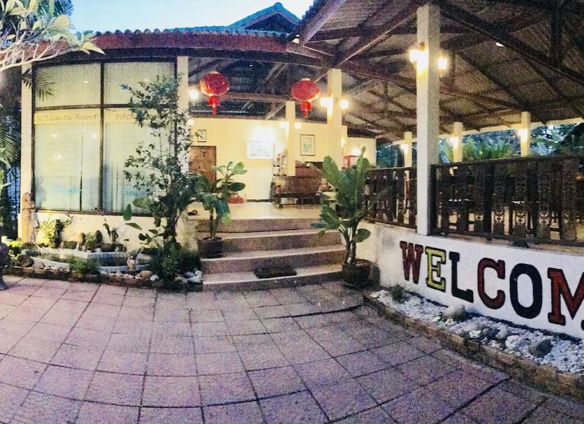 Pemandangan luar Foto
