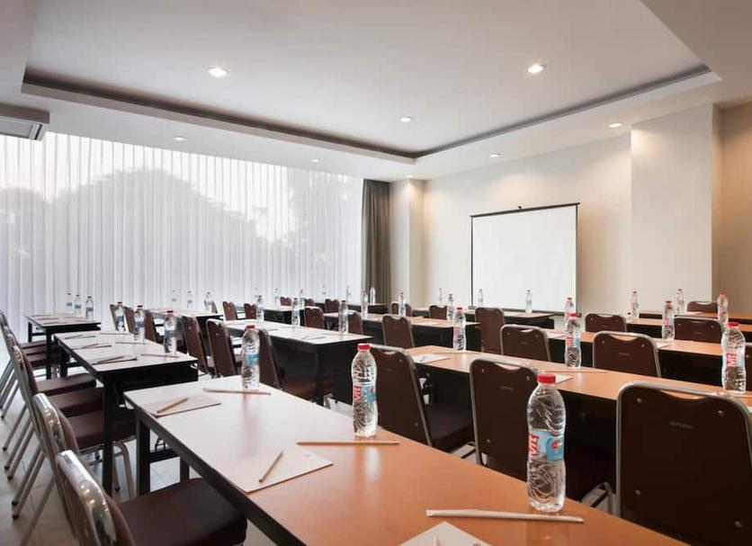 Ruang konferensi Foto