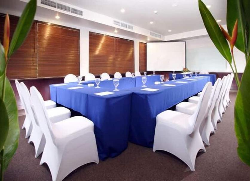 Ruang konferensi Foto
