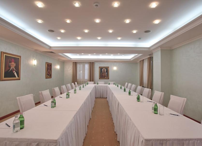 Ruang konferensi Foto