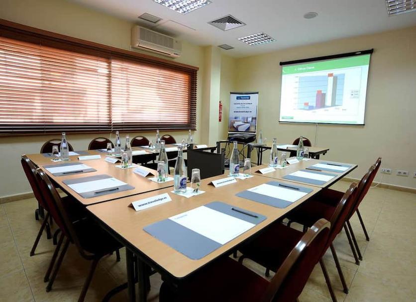 Ruang konferensi Foto