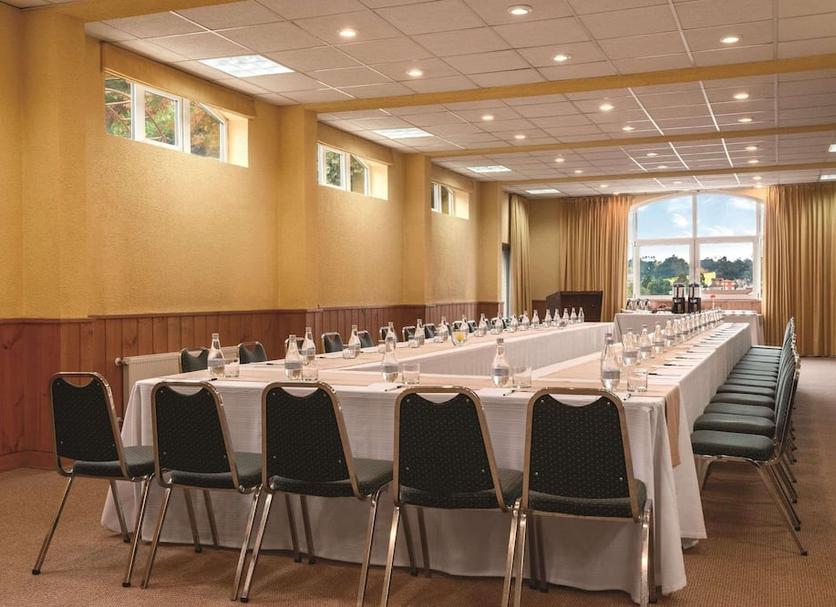 Ruang konferensi Foto