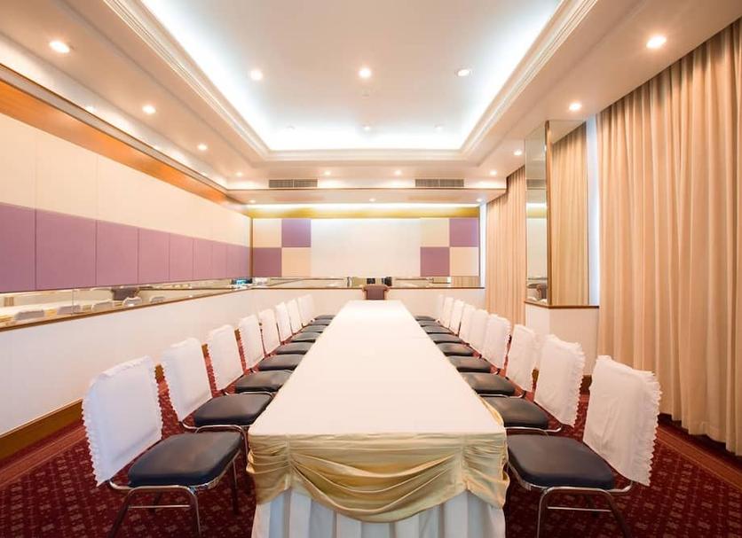 Ruang konferensi Foto