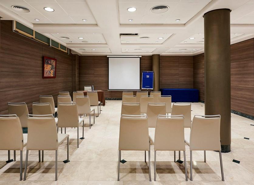 Ruang konferensi Foto