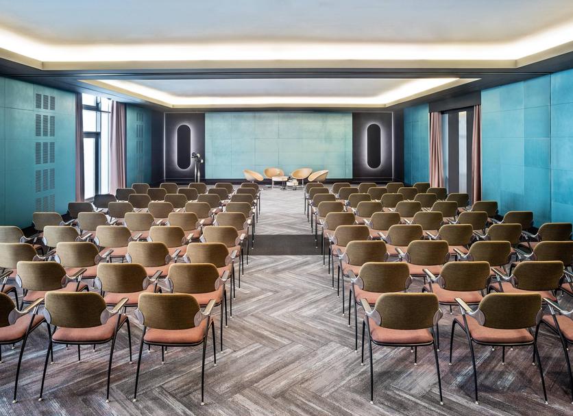 Ruang konferensi Foto