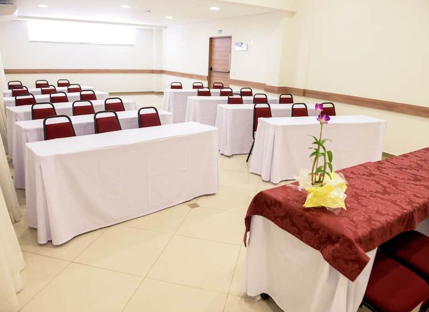Ruang konferensi Foto