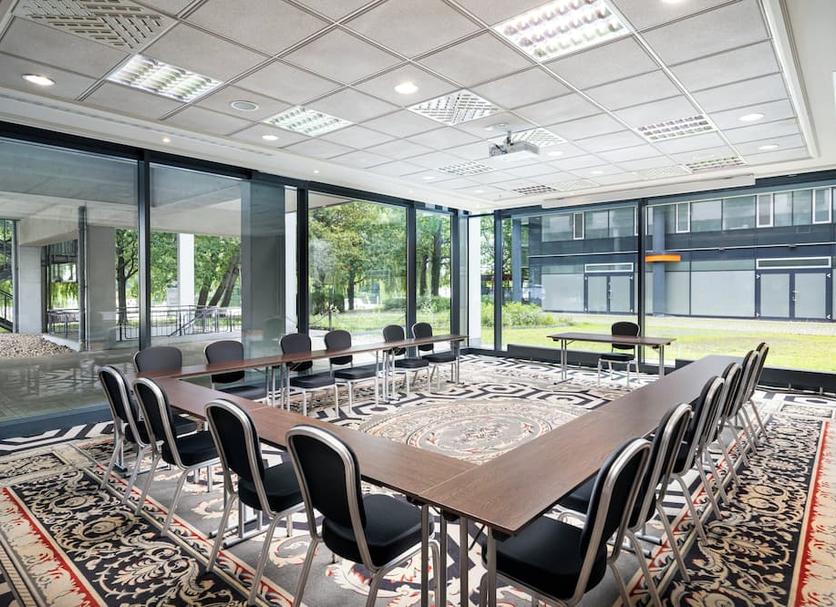 Ruang konferensi Foto