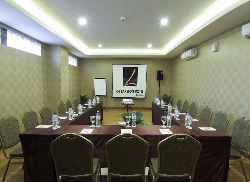 Ruang konferensi Foto