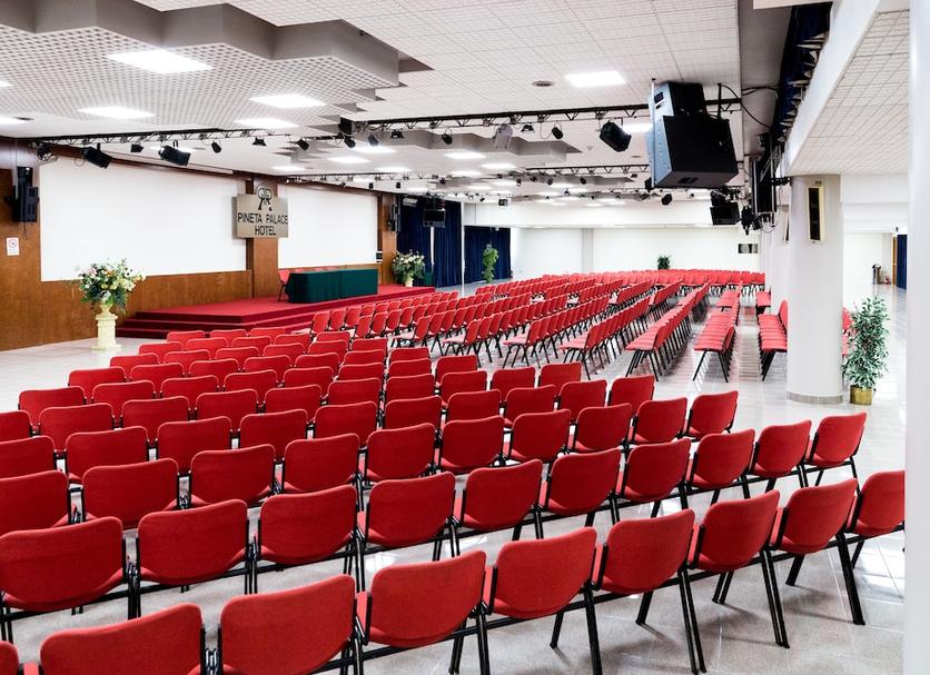 Ruang konferensi Foto