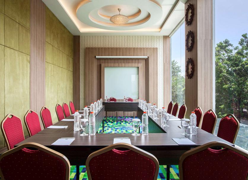 Ruang konferensi Foto