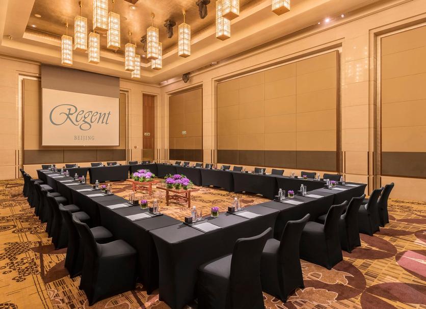 Ruang konferensi Foto
