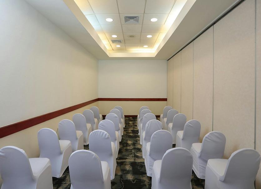 Ruang konferensi Foto