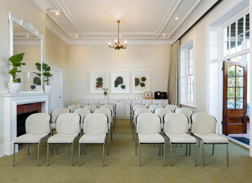 Ruang konferensi Foto