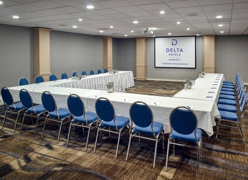 Ruang konferensi Foto