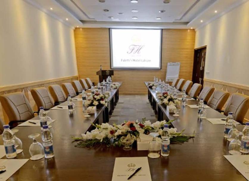 Ruang konferensi Foto