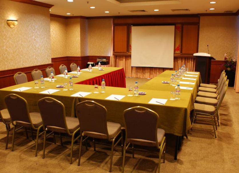 Ruang konferensi Foto