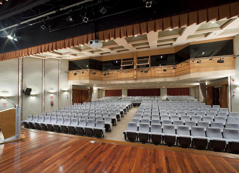 Ruang konferensi Foto