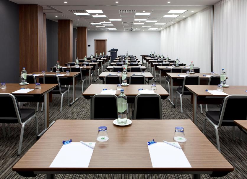 Ruang konferensi Foto