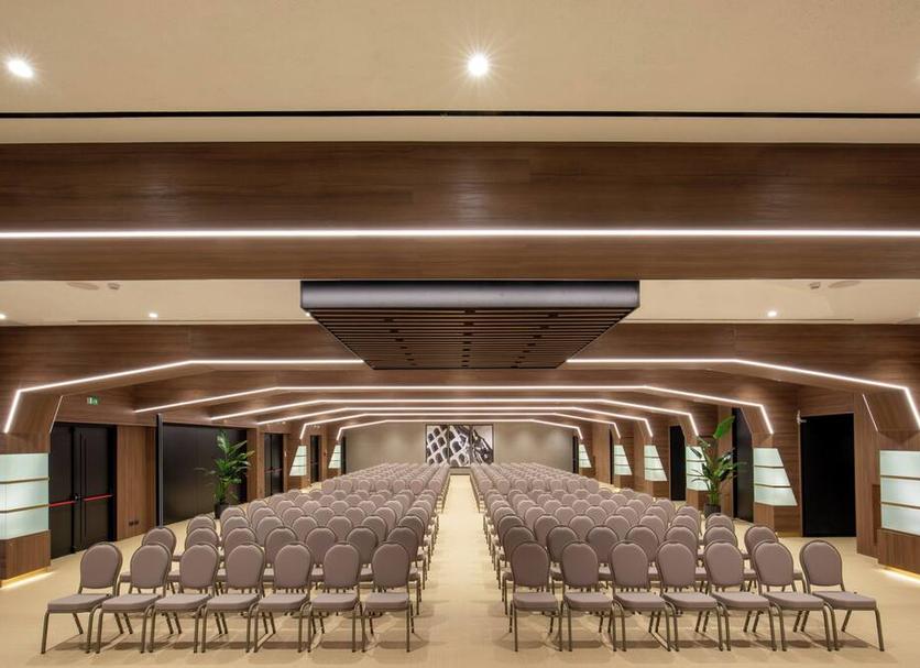 Ruang konferensi Foto