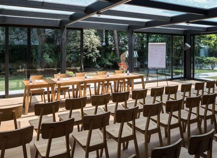 Ruang konferensi Foto