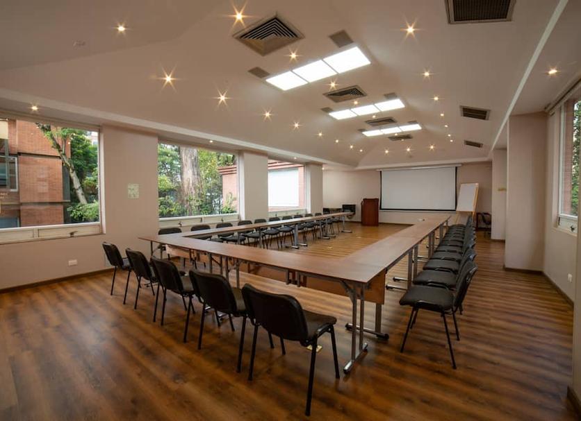 Ruang konferensi Foto