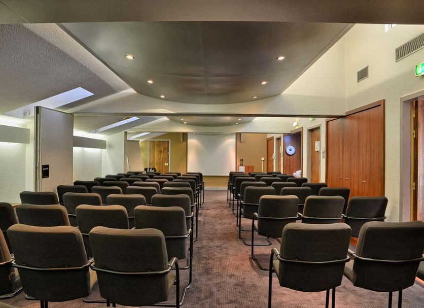 Ruang konferensi Foto