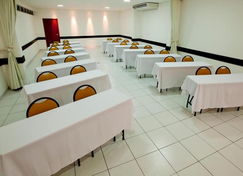 Ruang konferensi Foto