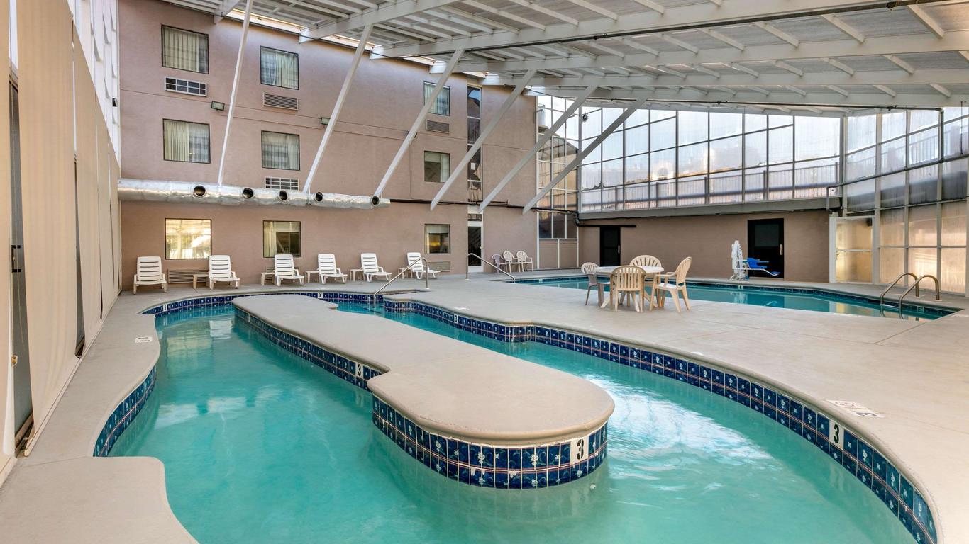 Sleep Inn & Suites near Sports World Blvd.