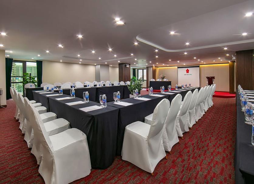 Ruang konferensi Foto