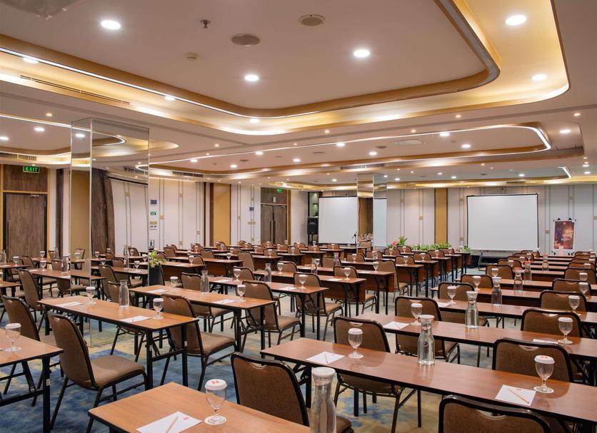 Ruang konferensi Foto