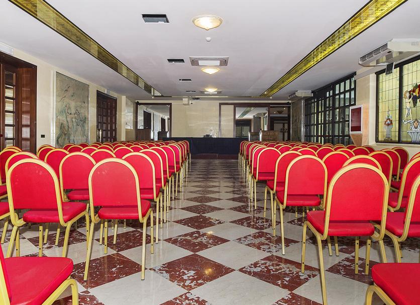 Ruang konferensi Foto