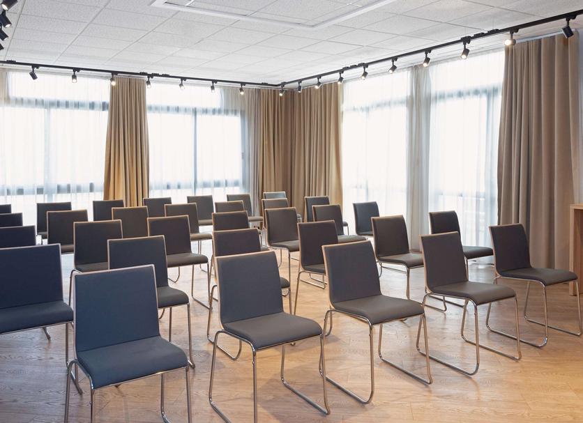Ruang konferensi Foto