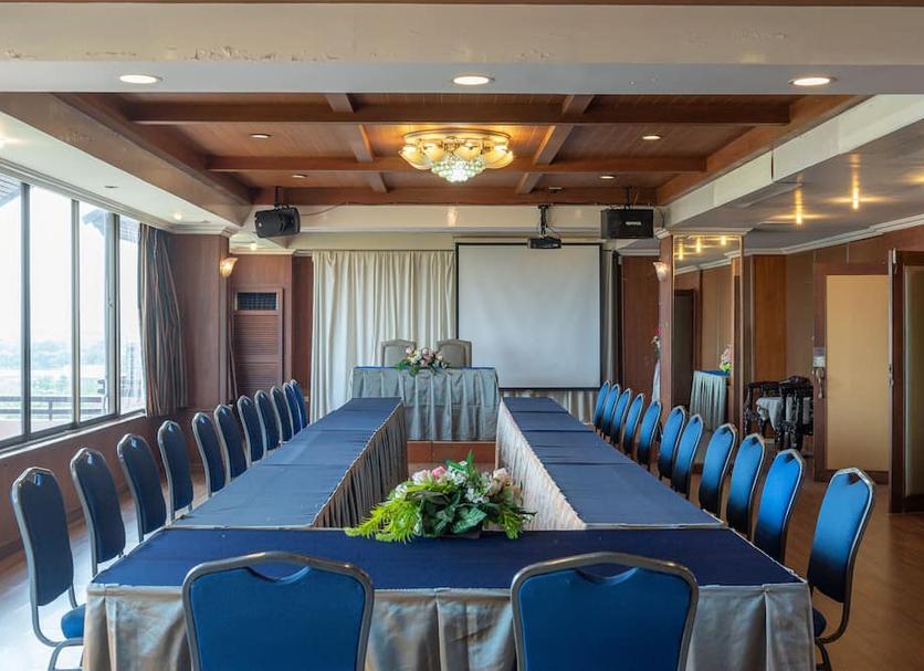 Ruang konferensi Foto