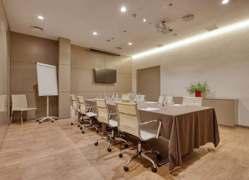 Ruang konferensi Foto