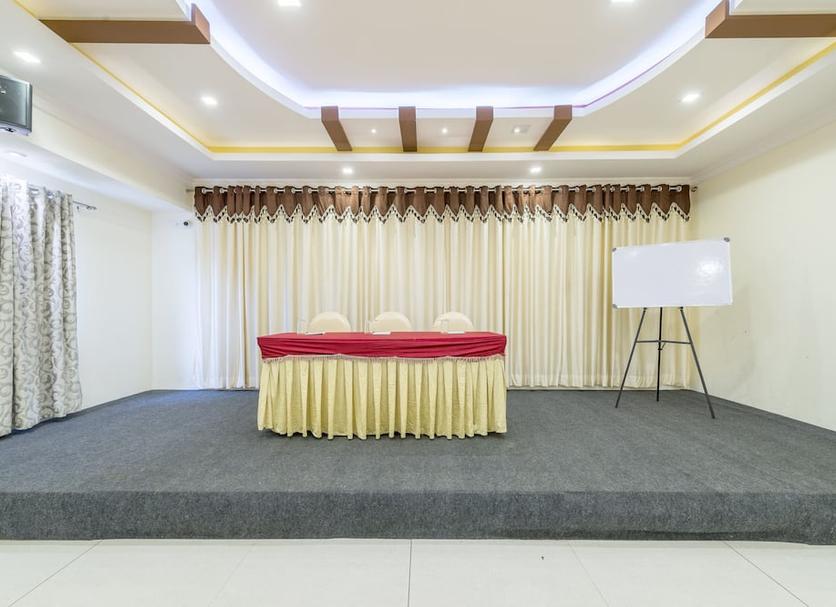 Ruang konferensi Foto